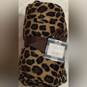 Leopard print Fleece throw 50x60